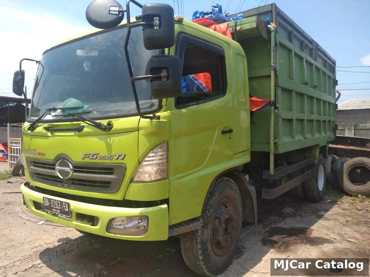 Hino FG210 dump